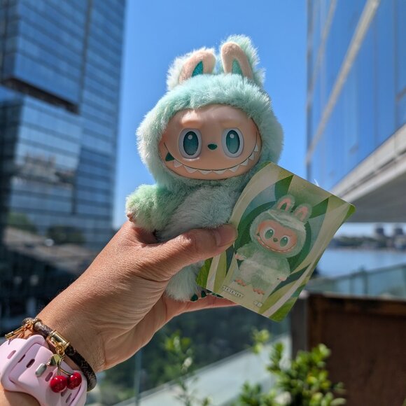 POP MART - Serenity - The Monsters Labubu Big Into Energy Vinyl Plush - Picture 1 of 4